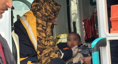 Ağlama sesinden fark edildi... Annesi bebeği yalnız bıraktı!
