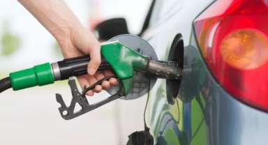 Araç sahiplerine kötü haber: Benzine zam geldi!