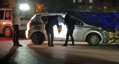 Araçta silahlı saldırı... Genç kadın hayatını kaybetti!
