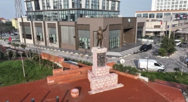 Atatürk heykeli kalıcı yerine kavuştu