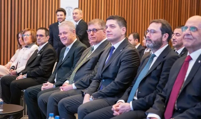 Başkan Tugay, EGİAD Genel Kurulu&#039;na katıldı: Umudumuz gençler!