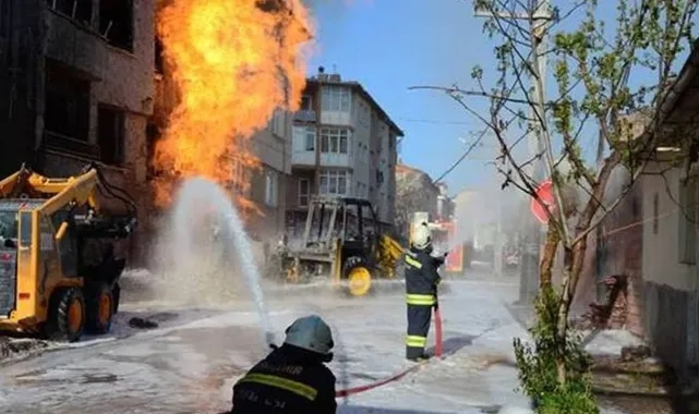 Evde doğal gaz patladı: 1 kişi yaralandı