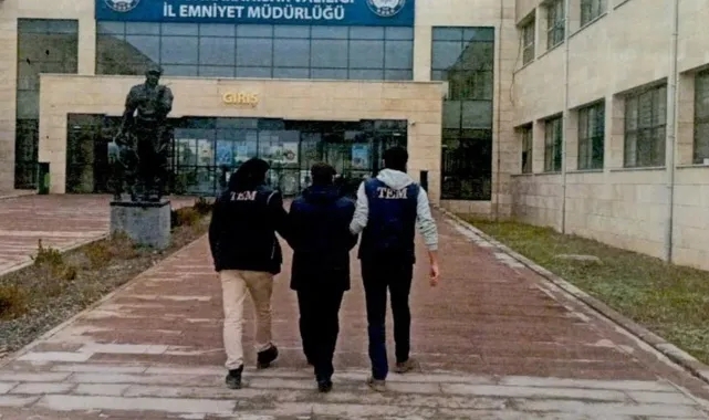 Firari FETÖ&#039;cü yakayı ele verdi!