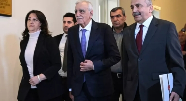 Görüşmeler sürüyor... Davutoğlu ile buluştular!