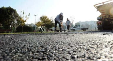 Karşıyaka'da yol çalışmaları tam gaz!