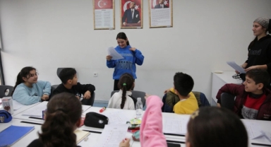 Konak'tan çocuklara yabancı dil eğitimi