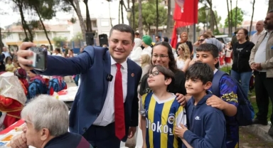 Torbalı'da çocuklara karne hediyesi