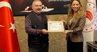 15 Temmuz Gazisi Orhan Kemal Temel Müdürü Ödüllendirildi