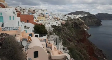 Atina'dan açıklama geldi... Santorini'de heyelan riski!