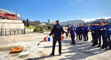 İzmir İtfaiyesi’nden zabıta personeline yangın eğitimi