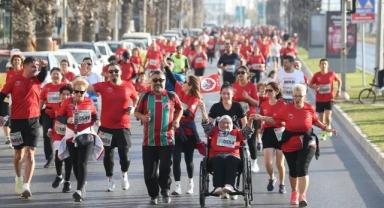Karşıyaka’da 14 Şubat’a renkli kutlama