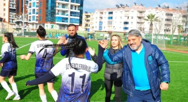 Okulda müdür, sahada başkan