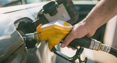 Araç sahipleri dikkat: Benzine indirim geliyor