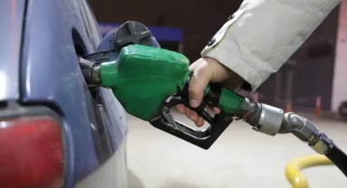 Araç sahiplerine müjde: Benzine indirim geliyor!