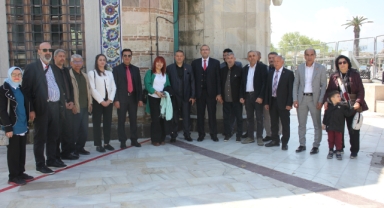 Aksaçlılar Derneği, Alparslan Türkeş ve Muhsin Yazıcıoğlu'nun Anısına İzmir'de Mevlit Programı Düzenledi