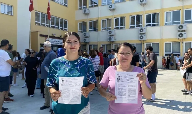 Annesiyle aynı okulda sınava girdi