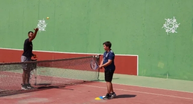 Başkan Çerçioğlu’ndan geleceğin tenisçilerine destek