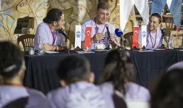 Başkan Tugay: Belediyeler kuru siyaset yapılan yerler değil