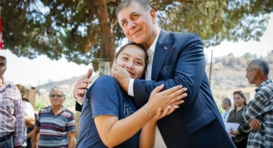 Başkan Tugay yangın bölgesinde... Yıl sonuna kadar su faturası yok!