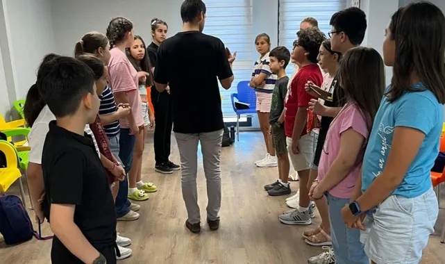 İzmir Çocuk Meclisi’nde ‘Akran Zorbalığı Eğitimi’