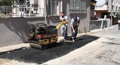Karabağlar’da asfalt çalışmaları tam gaz!