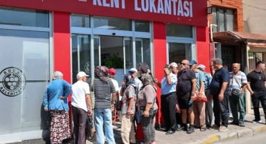 1 ekmek 15 lira, 4 çeşit yemek 50 lira!