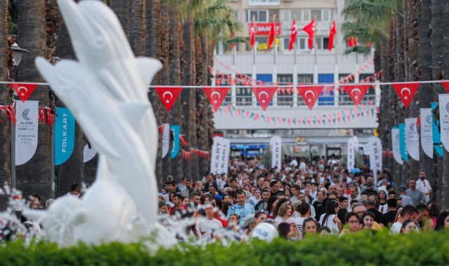 94. İzmir Enternasyonal Fuarı&#039;na ziyaretçi akını