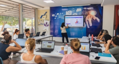 Balçova Belediyesi’nden kadınlara dijital destek