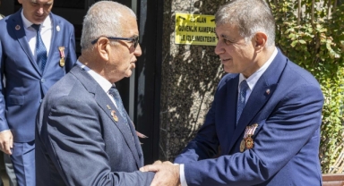 Başkan Tugay madalyaları ile katıldı... Sizi ailem gibi görüyorum