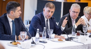 Başkan Tugay İEKKK'da konuştu: İzmir'in kabuğunu kırması için çalışıyoruz