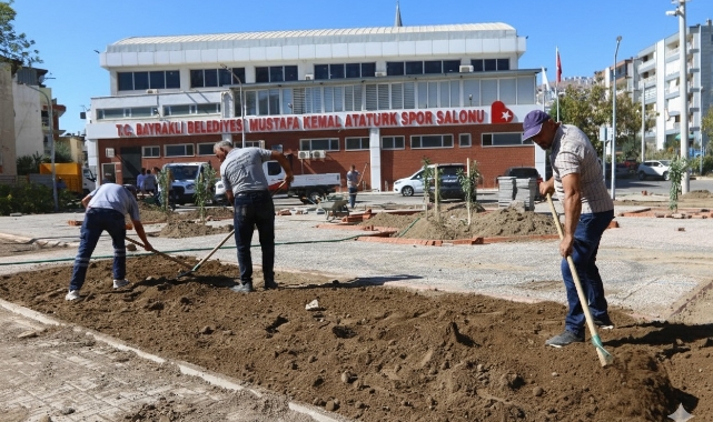 Bayraklı Belediyesi&#039;nden parklara bakım seferberliği