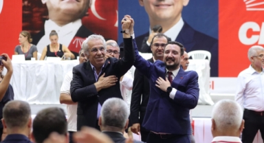 Bayraklı'da 2 adaylı yarışta listeler belli oldu