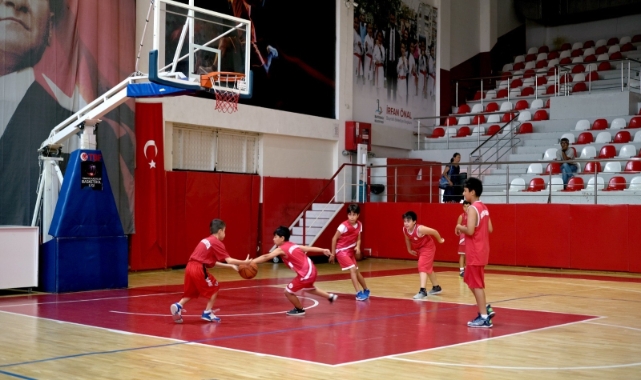 Bayraklı’da 3 Bin 500 kişi yaz spor okullarında buluştu