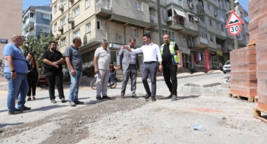 Bayraklı'da yol yenileme çalışmaları hız kesmiyor