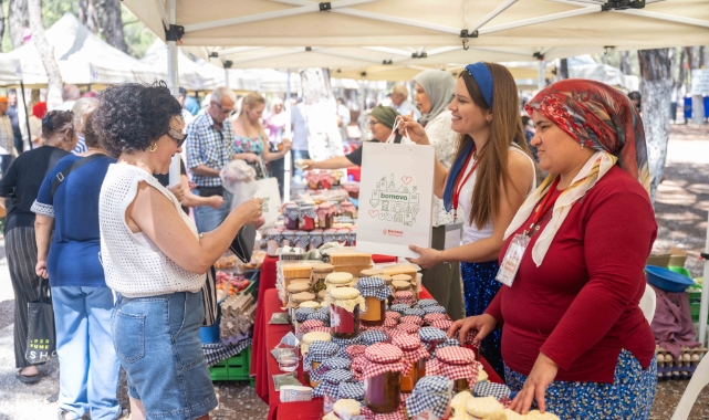 Binlerce İzmirli, doğanın ve emeğin tatlı sofrasında buluştu