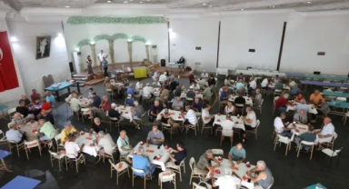 Briç tutkunları Selçuk'ta buluştu