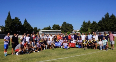 Çeşme – Sakız Master Futbol Turnuvası'nı dostluk kazandı