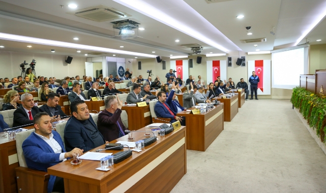 CHP Karabağlar&#039;da kriz... Muhalif gruptan 9 isim istifa etti!