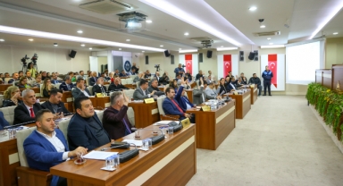 CHP Karabağlar'da Genel Merkez krizi... Muhalif gruptan istifa etme kararı!