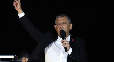 CHP Olağanüstü Kurultayı'nda Özel yeniden genel başkan seçildi!