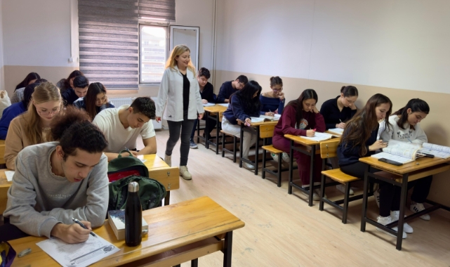 Çiğli Belediyesi’nden mezunlara YKS desteği