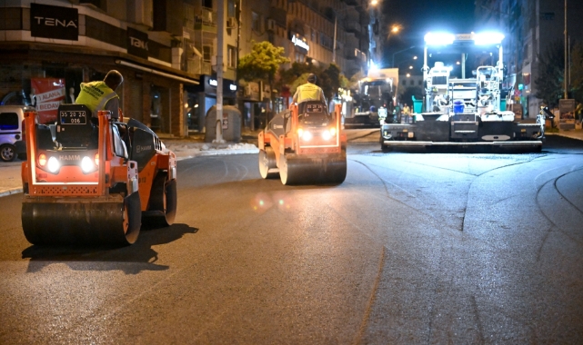 Gece yarısı Mustafa Kemal Caddesi’nde asfalt seferberliği