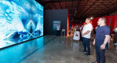 İEF'te sergilere yoğun ilgi