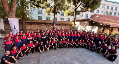 İzmir İtfaiyesi’nin çınarları genç meslektaşları ile buluştu