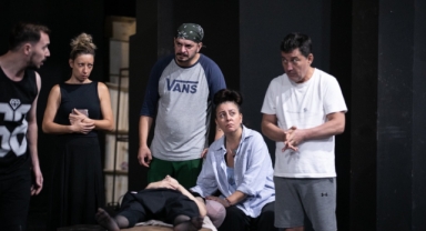 İzmir Şehir Tiyatroları “Cadı Kazanı” oyununun provalarına devam ediyor