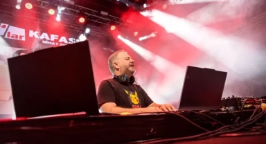 İzmirliler 90’lar gecesi ile coştu!