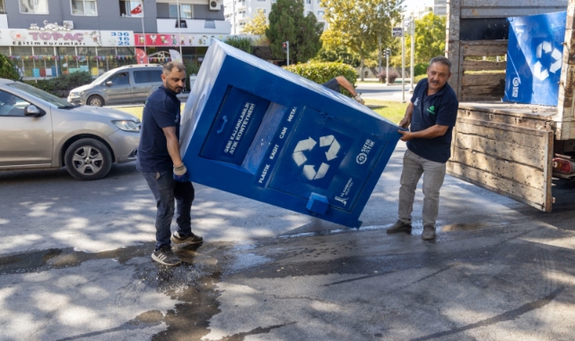 Karşıyaka’da geri dönüşüm hamlesi: 100 noktaya mavi konteyner