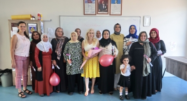 Konak’ta okur-yazar kadınların gurur günü