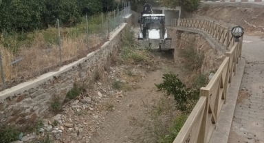 Menderes’te dereler ve kanallar kışa hazırlandı