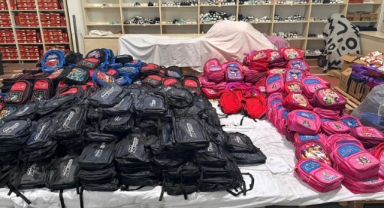 Menemen Belediyesi’nden öğrencilere kırtasiye desteği